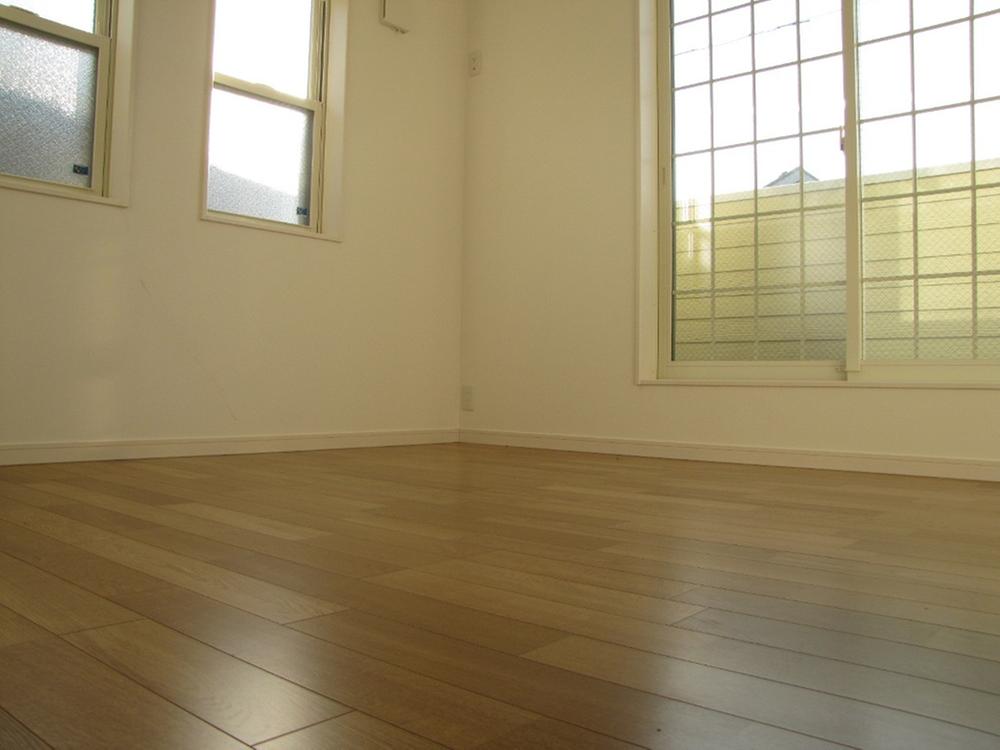 Non-living room. Indoor (11 May 2013) Shooting