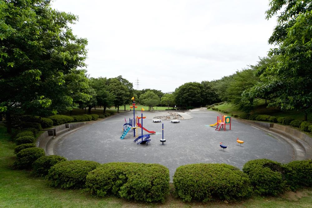 park. 1000m to Shimizu months hill park