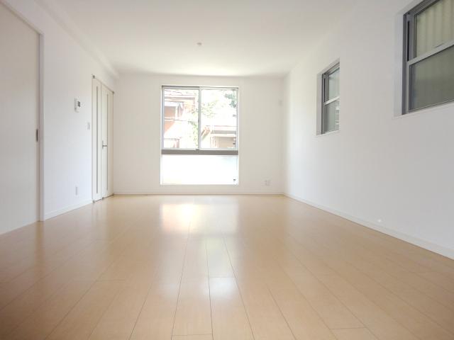 Living. Local (September 2013) Shooting