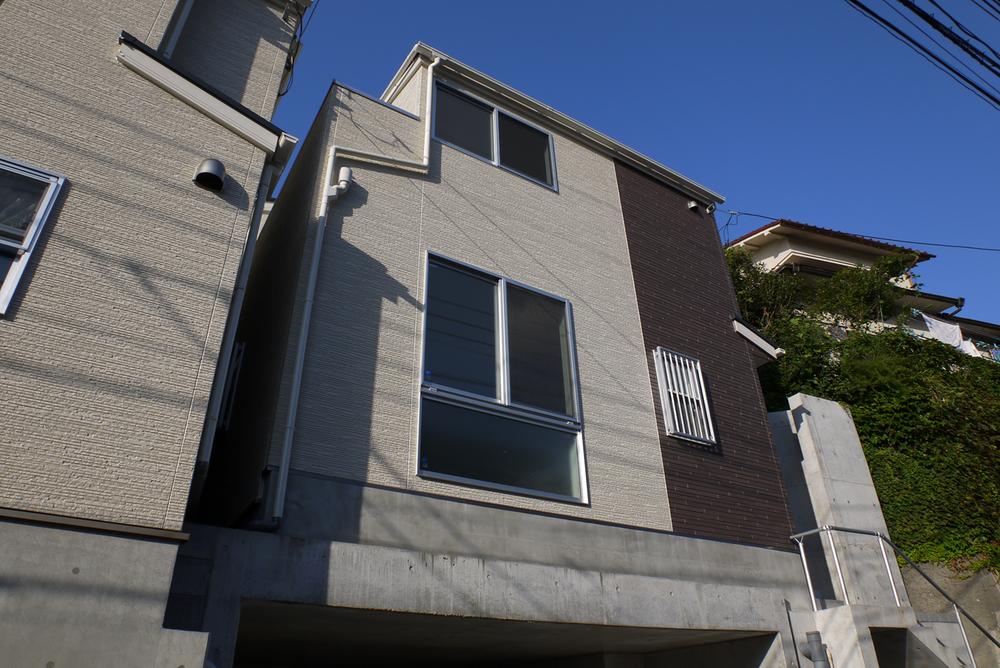 Local photos, including front road. Local (September 2013) Shooting