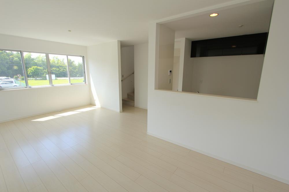 Same specifications photos (living). The company example of construction (living)