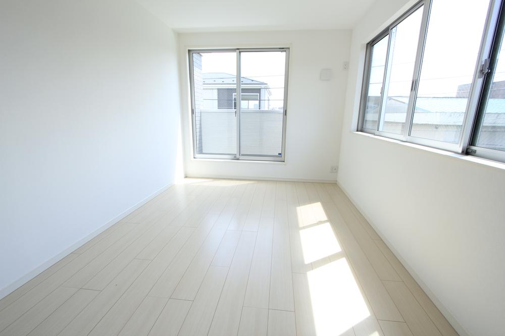 Same specifications photos (Other introspection). The company construction cases (room)