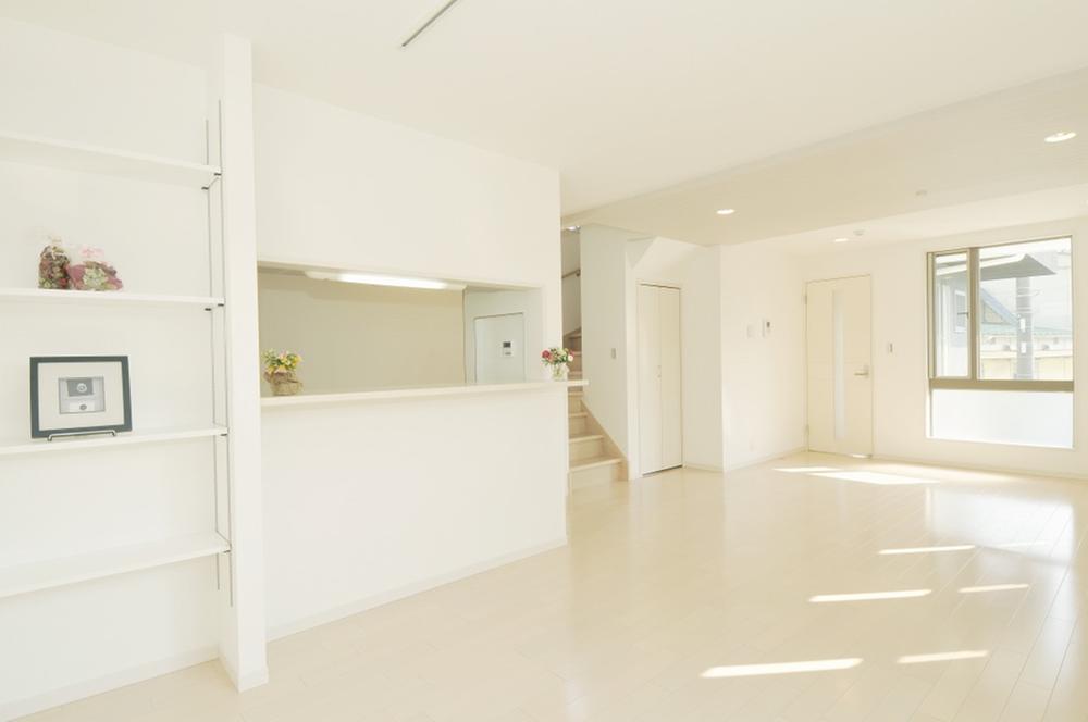 Same specifications photos (living)