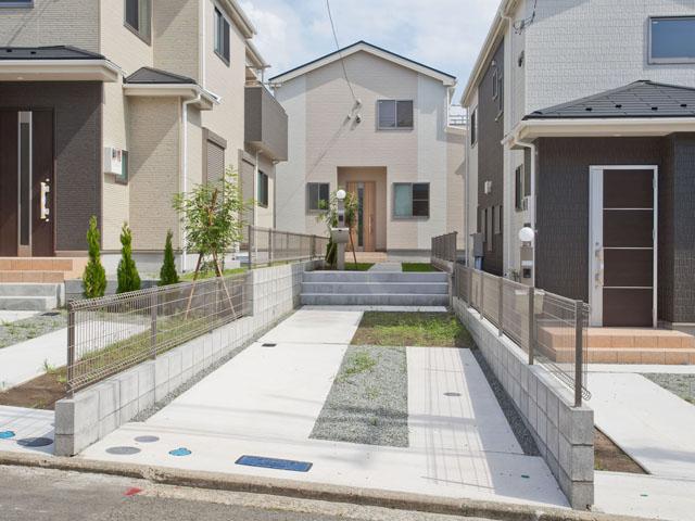 Local appearance photo. Local (11 May 2013) Shooting