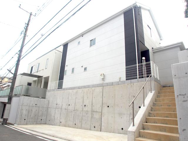 Local appearance photo. Local (12 May 2013) Shooting