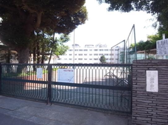 Junior high school. 912m to Yokohama Minami Junior High School