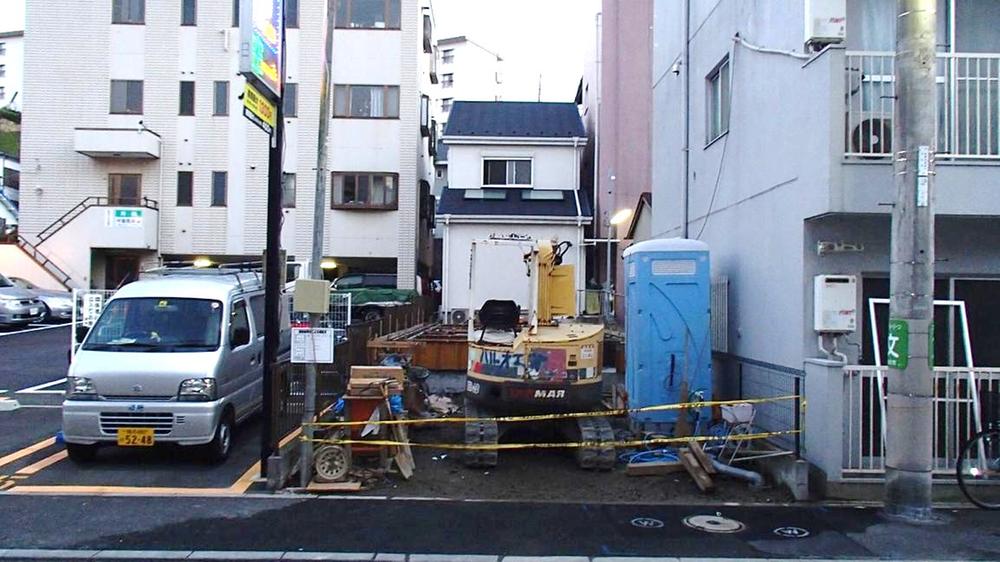 Local appearance photo. Local (11 May 2013) Shooting