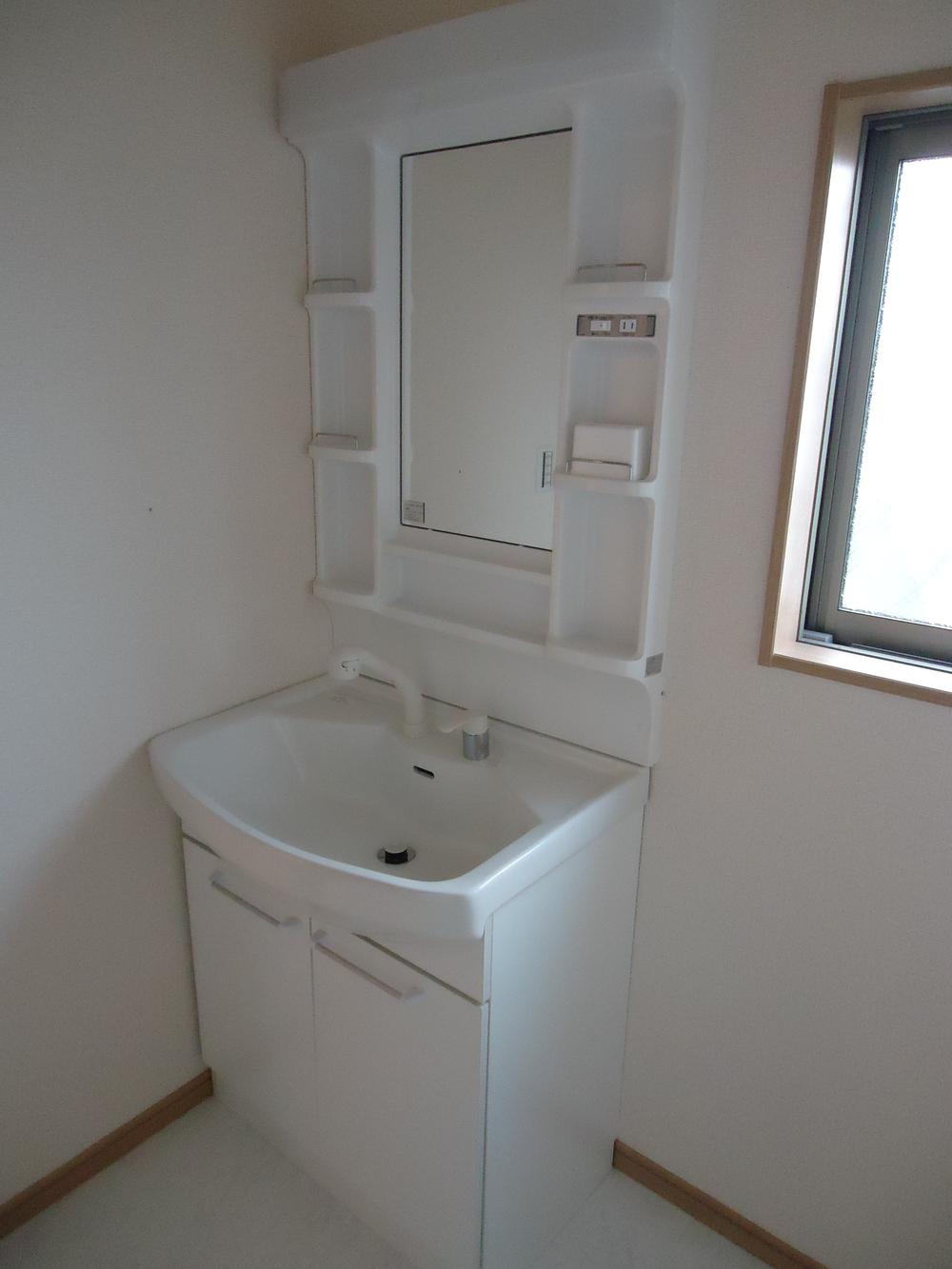 Wash basin, toilet. Indoor (11 May 2013) Shooting