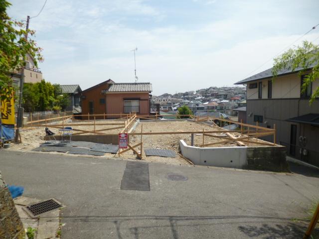 Local photos, including front road. Local (July 2013) Shooting