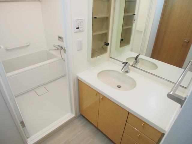 Wash basin, toilet