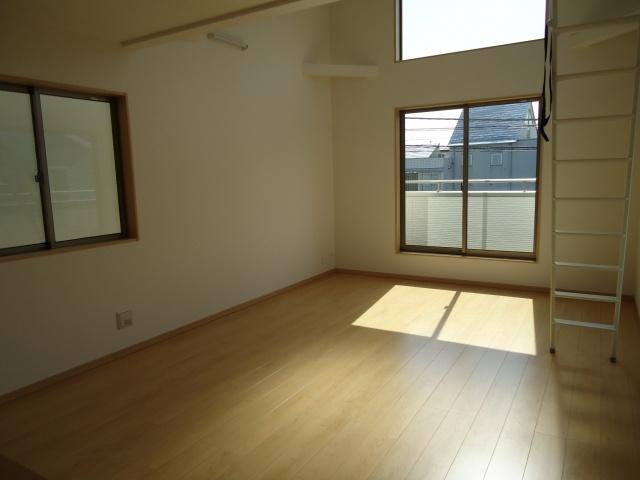 Living. Second floor 17 Pledge ・ Living-dining