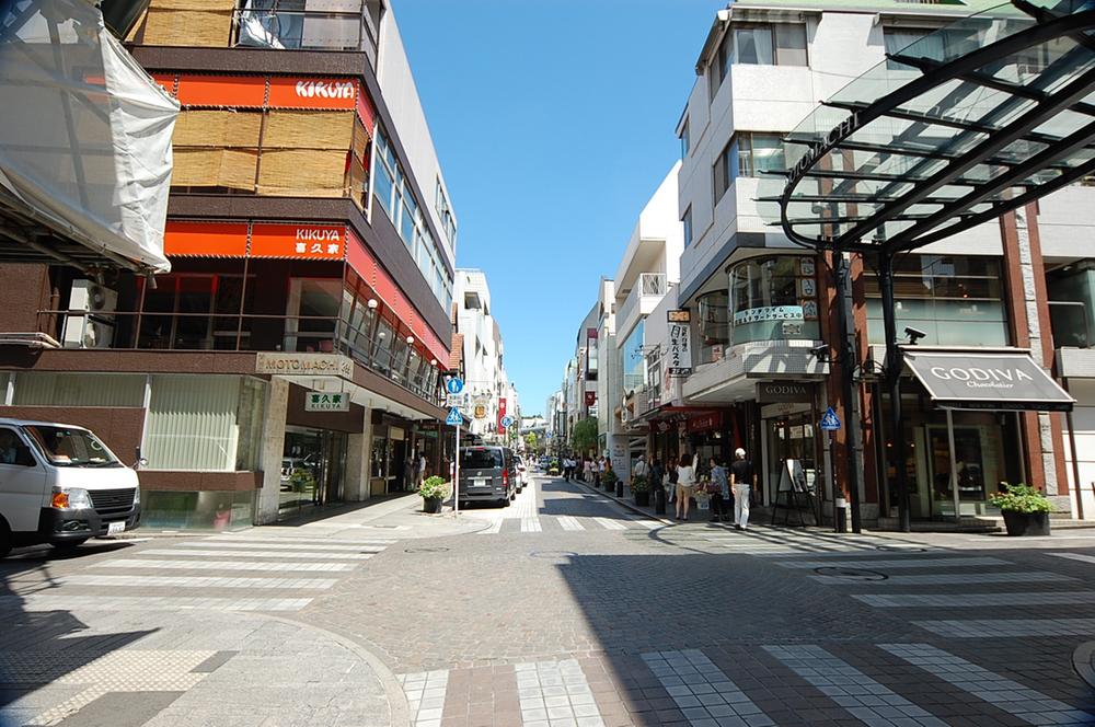 Shopping centre. Shopping street crowded with such 3000m charming sale until the Motomachi shopping street. Photo before GOTIVA.