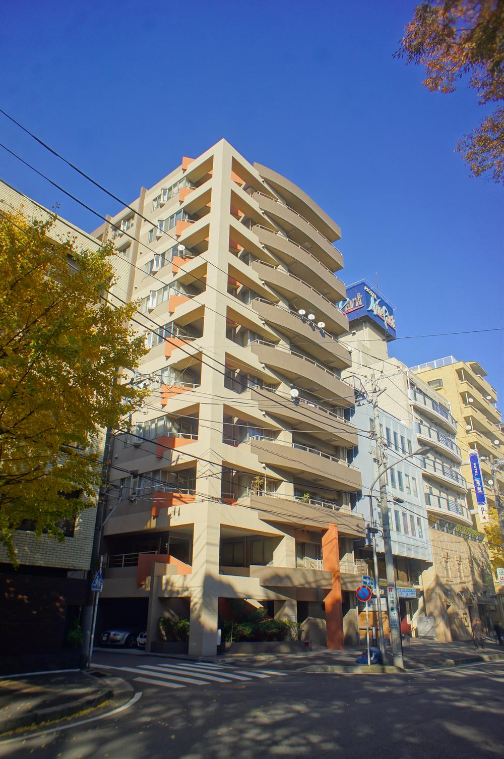 Local appearance photo. Total tiled building (December 2013) Shooting