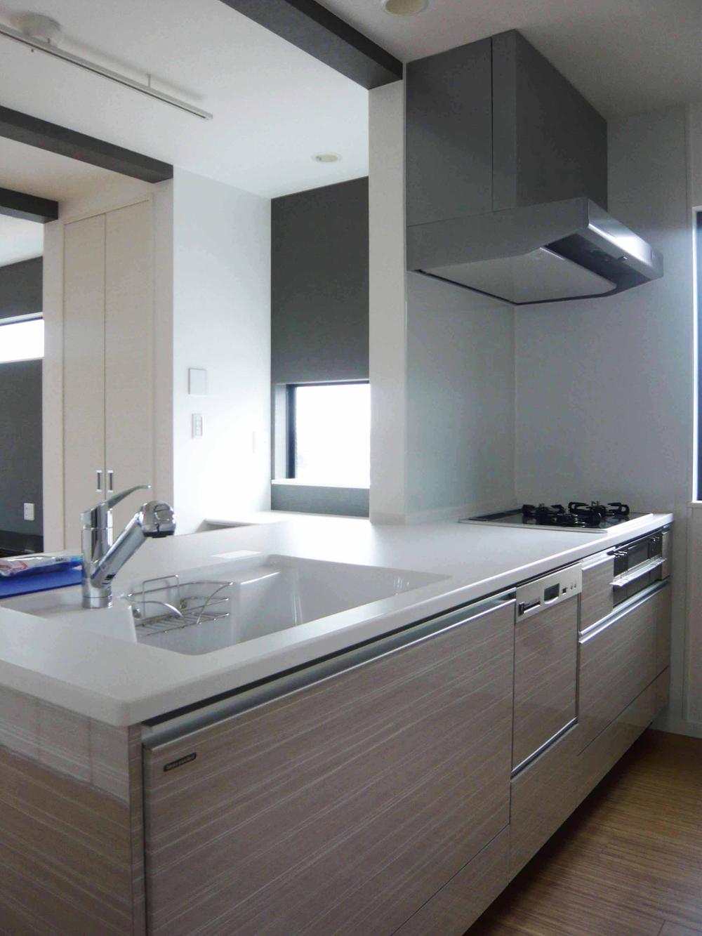 Same specifications photo (kitchen)