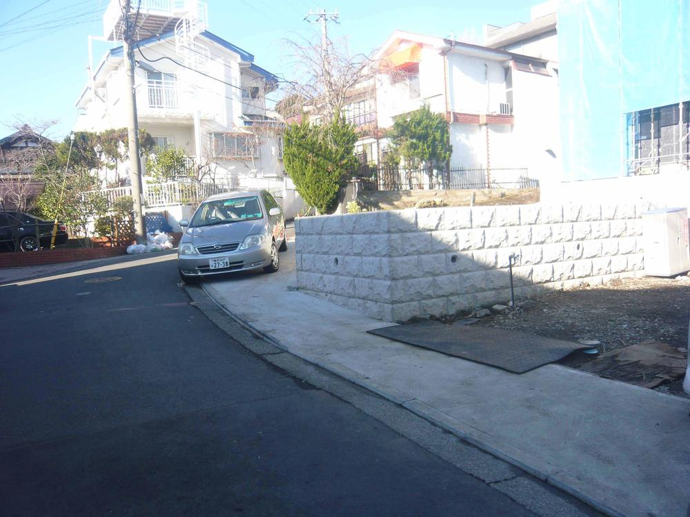 Local photos, including front road. Local (12 May 2013) Shooting