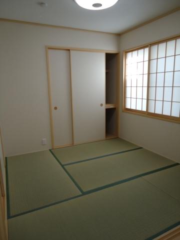 Non-living room. 4.5 Pledge of Japanese-style closet Yes!