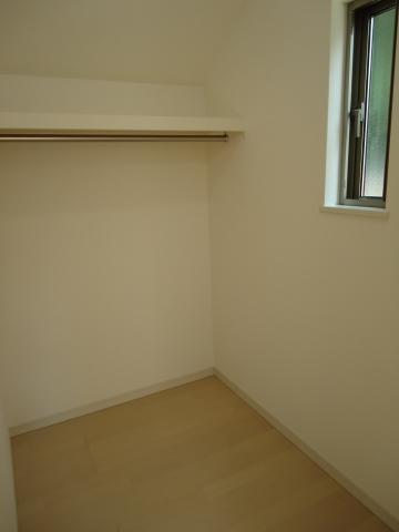 Receipt. Walk-in closet (6.0 Pledge of Western-style)