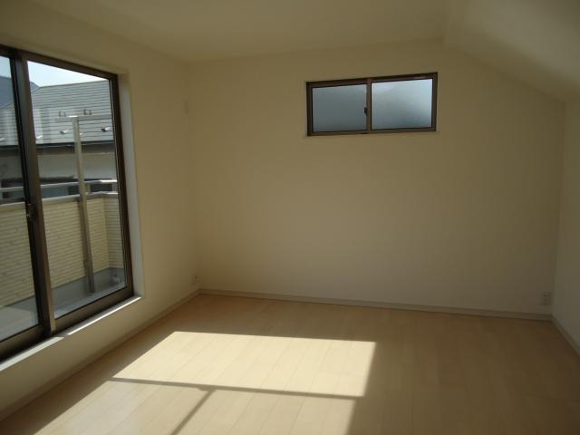 Non-living room. 7.5 Pledge of Western-style