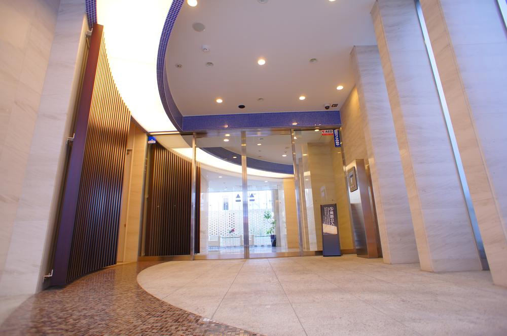 Entrance. Entrance Hall (January 2013) Shooting