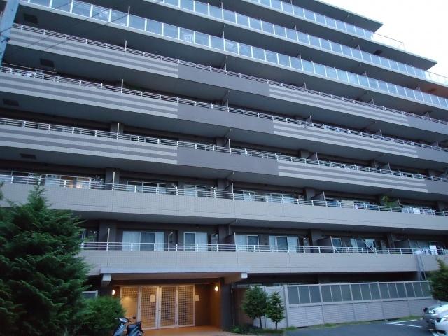Local appearance photo. April 2006 Built!