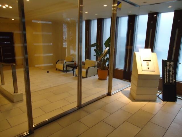 Entrance. auto lock