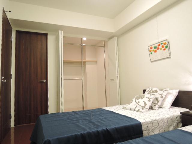 Non-living room. 6.6 Pledge closet