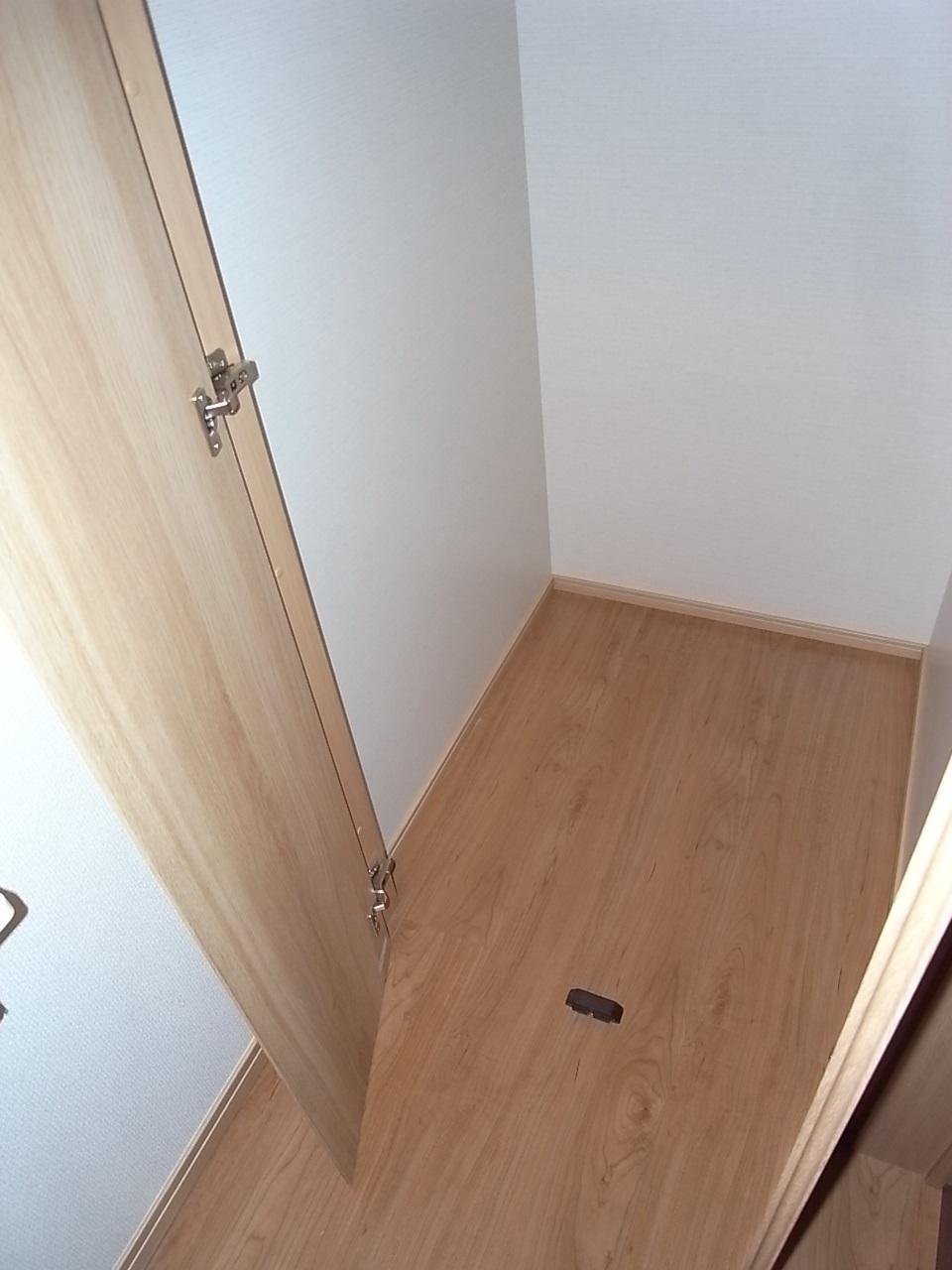 Receipt. Refreshing even toilet paper stock up! Is a toilet with a large storage.