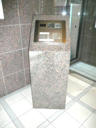 Entrance. Common areas: with TV monitor auto lock adopted