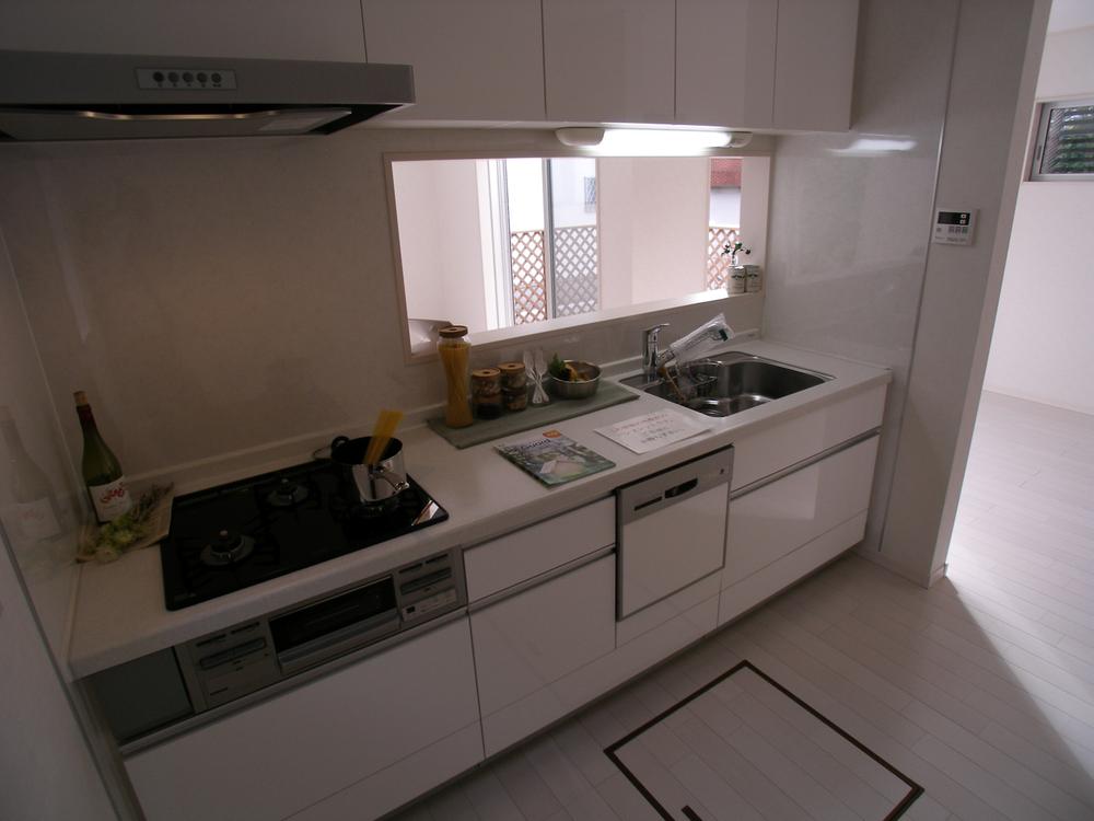 Kitchen. Indoor (10 May 2013) Shooting