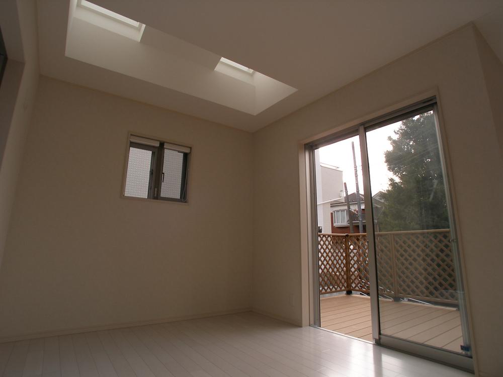 Living. It contains the gentle light from top light.