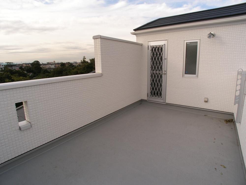 Balcony. Sky deck irresistible.