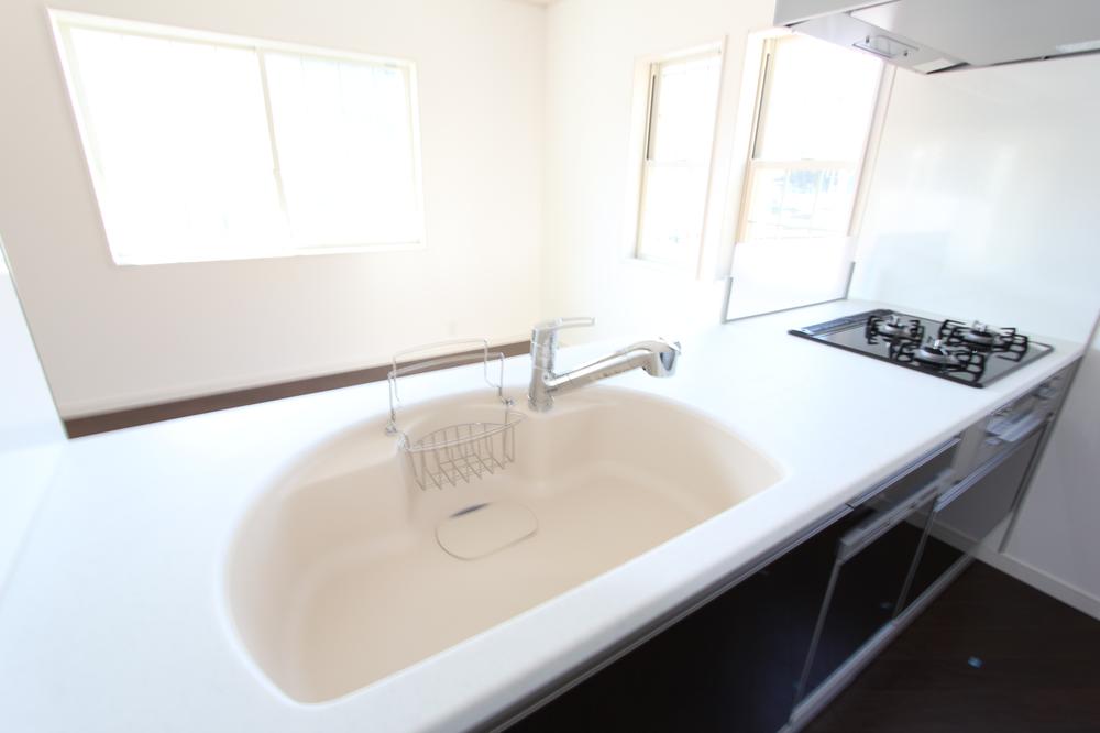 Kitchen. Local (11 May 2013) Shooting