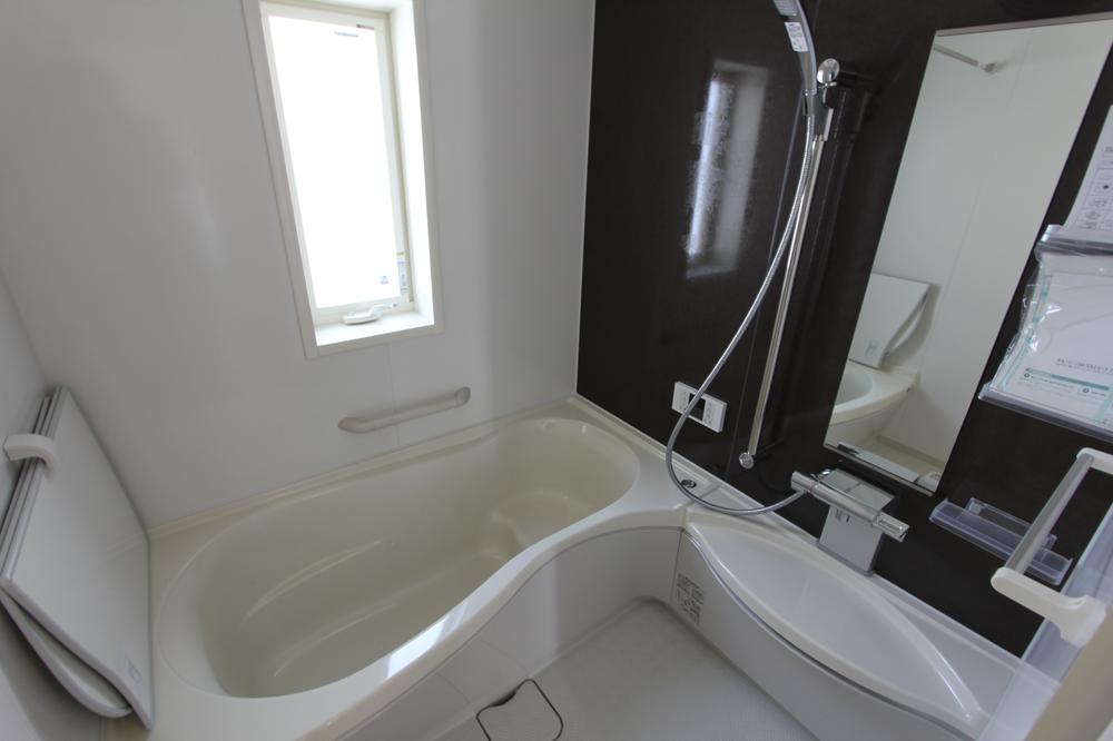 Bathroom. Local (11 May 2013) Shooting