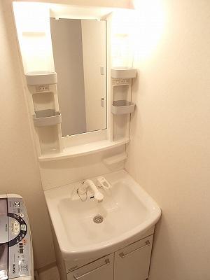 Wash basin, toilet