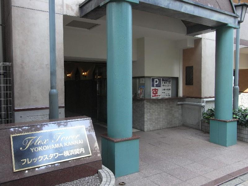 Entrance. Common areas