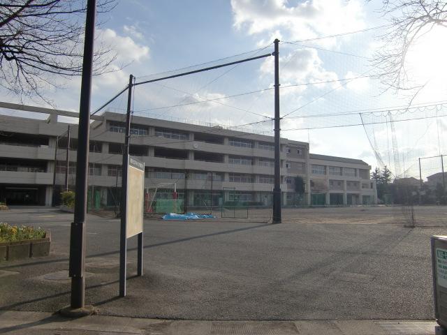 Junior high school. 615m to Yokohama Municipal Nakaodai junior high school