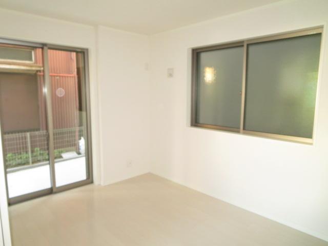 Non-living room. Indoor (11 May 2013) Shooting