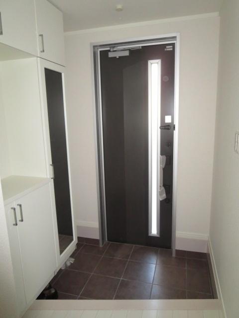 Entrance. Indoor (11 May 2013) Shooting