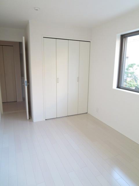 Non-living room. Indoor (11 May 2013) Shooting