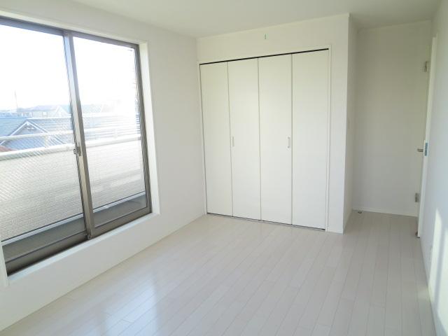 Non-living room. Indoor (11 May 2013) Shooting