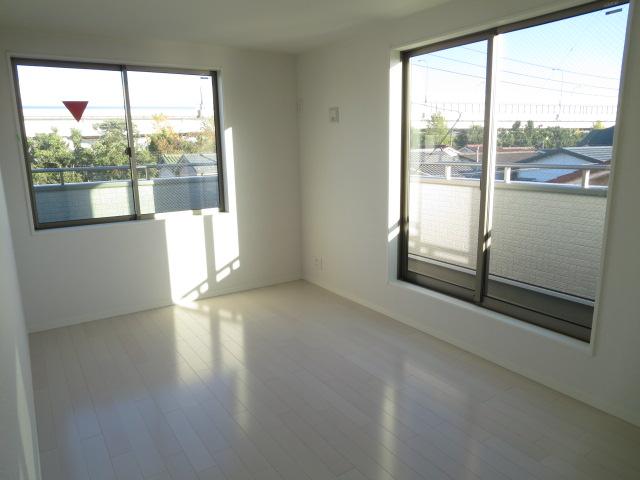 Non-living room. Indoor (11 May 2013) Shooting