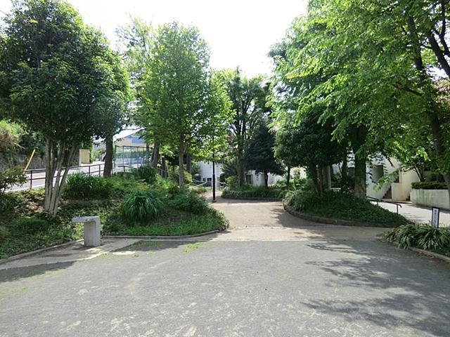 park. 1204m to the pressurized layer table green space