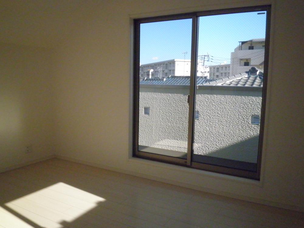 Non-living room. Indoor (20 years) Shooting