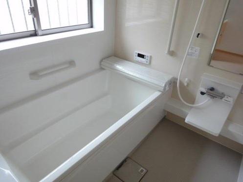 Bathroom. Indoor (10 May 2013) Shooting