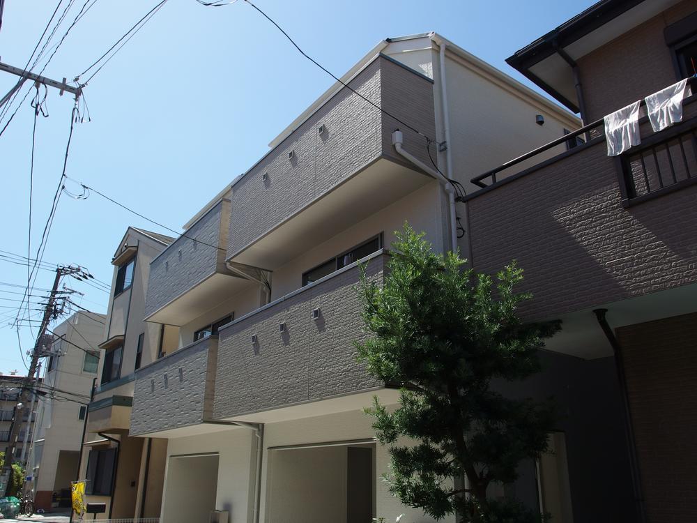 Local photos, including front road. Local (September 2013) Shooting