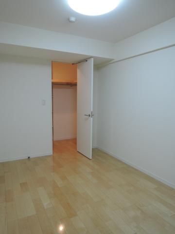 Non-living room. 7.0 Pledge of Western-style