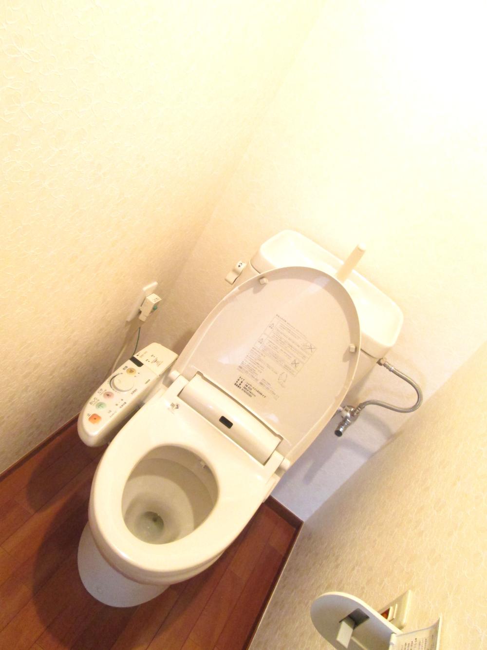Toilet. Indoor (July 2013) Shooting
