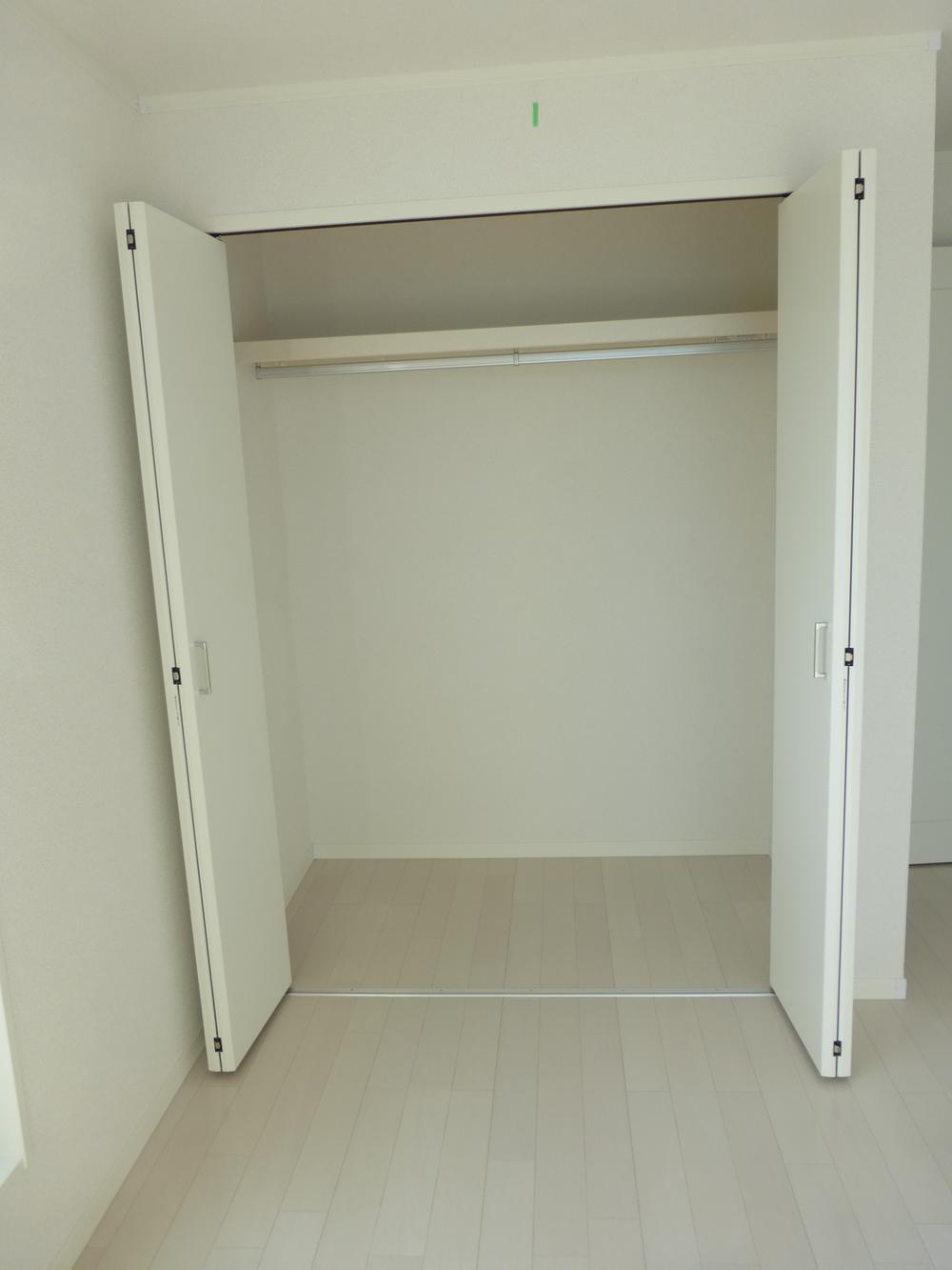 Receipt. Indoor (December 17, 2013) Shooting Plenty of storage!