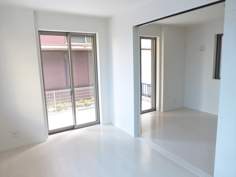 Non-living room. Indoor (December 17, 2013) Shooting Even in nursery