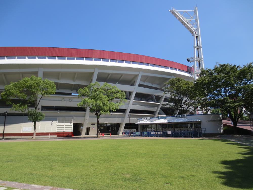 park. 500m to Yokohama Stadium